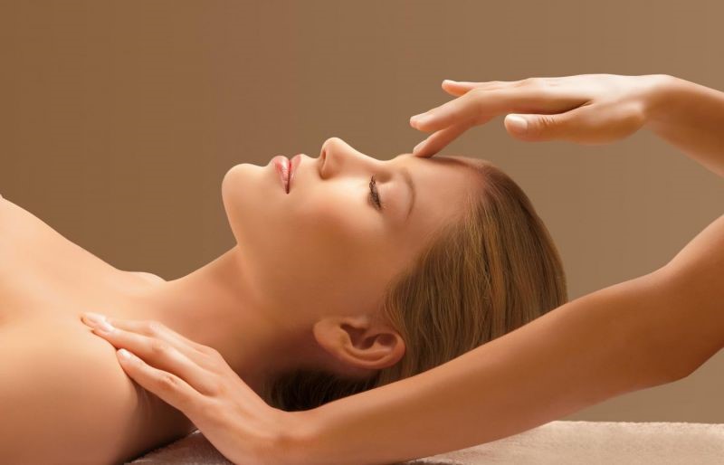 Nâng cao chất lượng giấc ngủ với phương pháp massage trị liệu vùng mặt