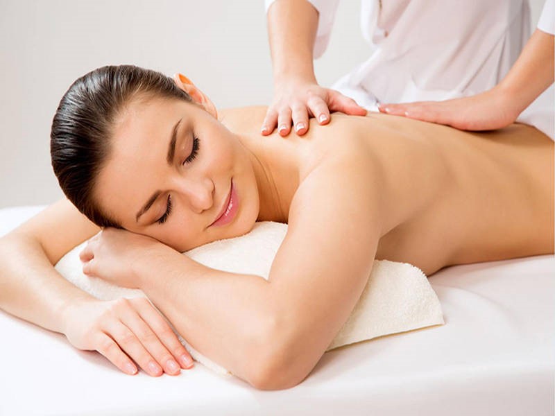 Massage body trị liệu giúp thúc đẩy lưu thông tuần hoàn máu