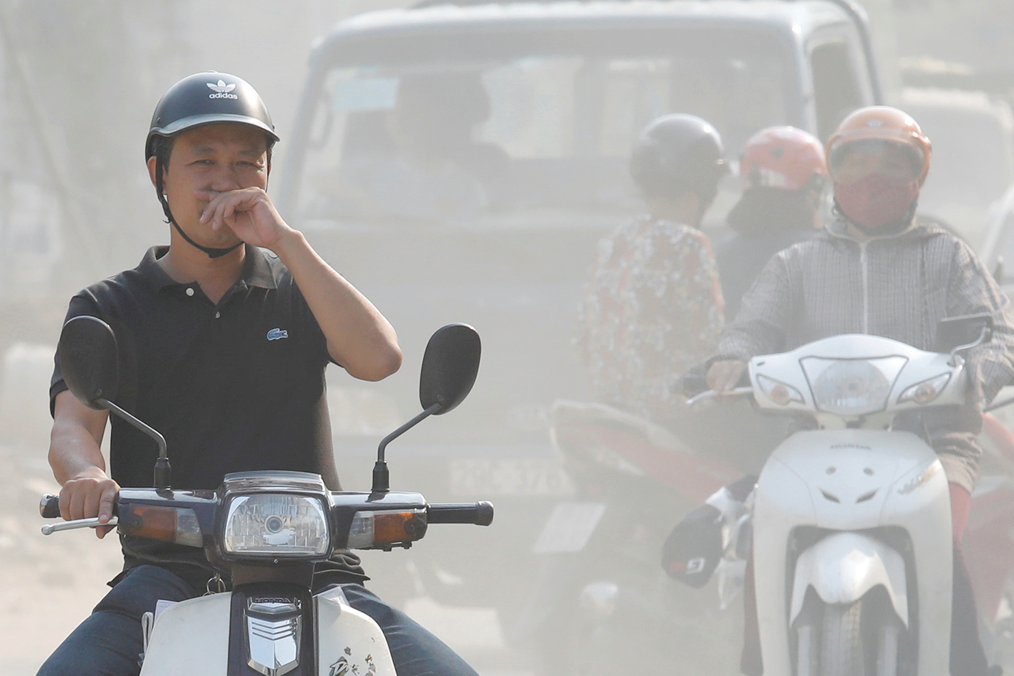 Hà Nội ghi nhận chỉ số AQI tăng nhanh lên ngưỡng rất xấu (ảnh kinhtemoitruong.vn)